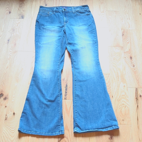 NYDJ Denim - NYDJ. Like new! Size 10. Flare Jeans.